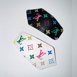 💗 White or Black Multicolor Murakami snap Hair clip One piece ‼️